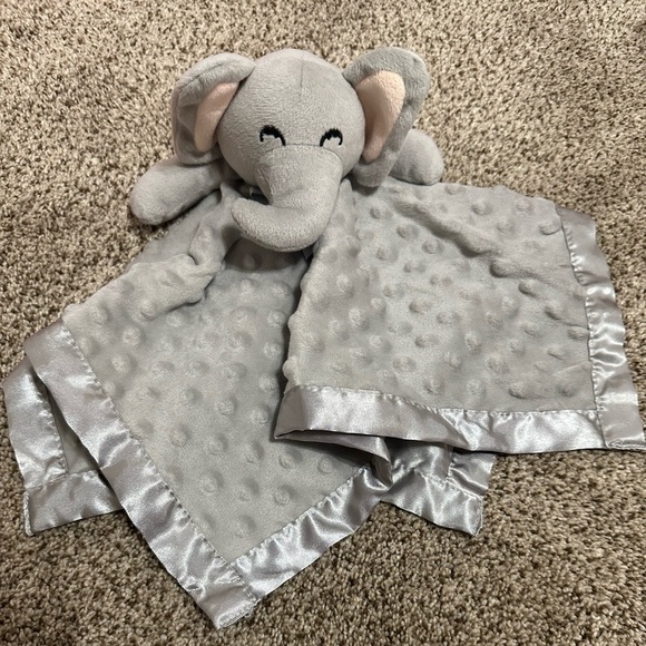 Gray Elephant and Beige Tiger Plush Blankets - Picture 2 of 6